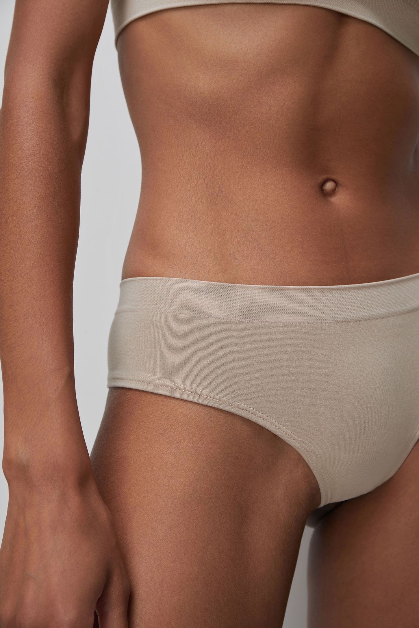 Low waist bamboo thongs – фото № 3
